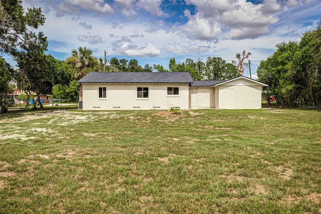 Activo con contrato: $299,950 (3 camas, 2 baños, 1443 Pies cuadrados)
