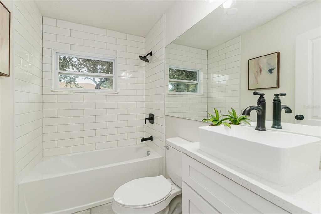 Activo con contrato: $299,950 (3 camas, 2 baños, 1443 Pies cuadrados)