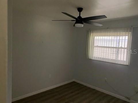 В аренду: $1,295 (2 спален, 1 ванн, 702 Квадратных фут)