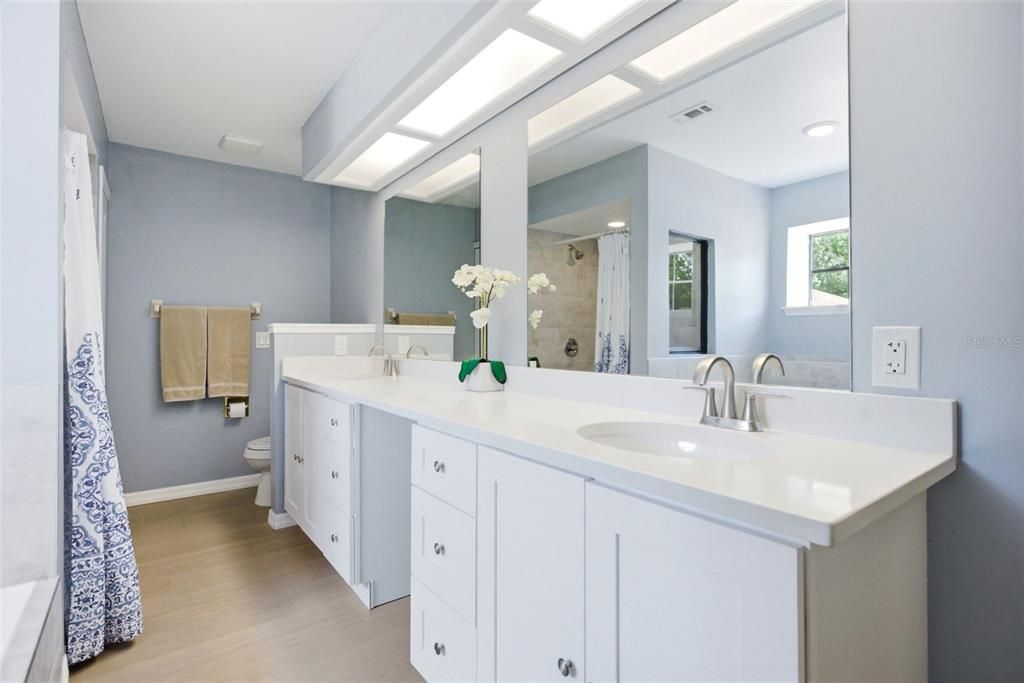 For Sale: $435,000 (3 beds, 2 baths, 1956 Square Feet)