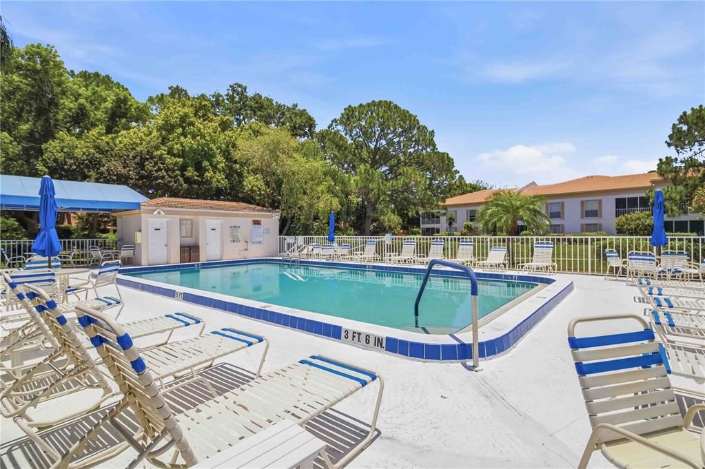 For Sale: $255,000 (2 beds, 2 baths, 1127 Square Feet)