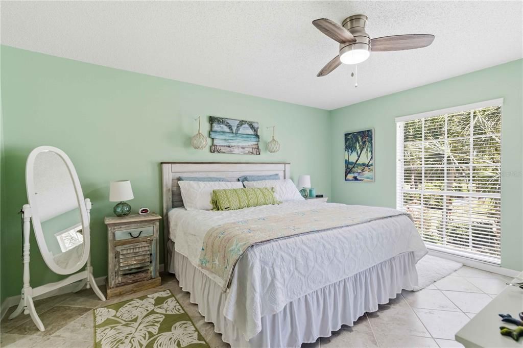 For Sale: $255,000 (2 beds, 2 baths, 1127 Square Feet)