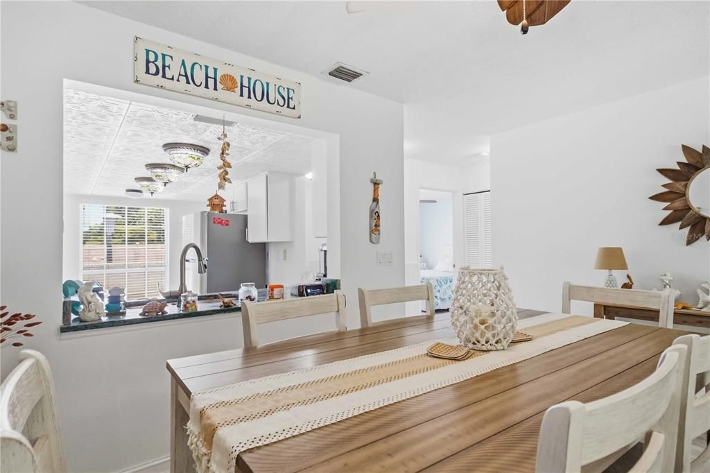 For Sale: $255,000 (2 beds, 2 baths, 1127 Square Feet)