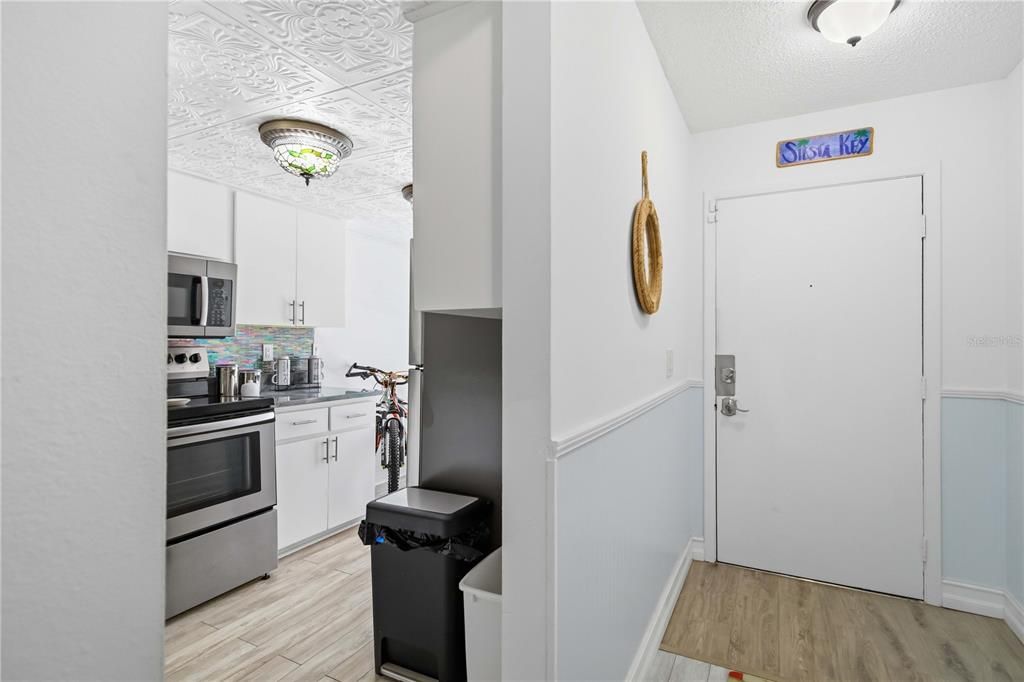 For Sale: $255,000 (2 beds, 2 baths, 1127 Square Feet)