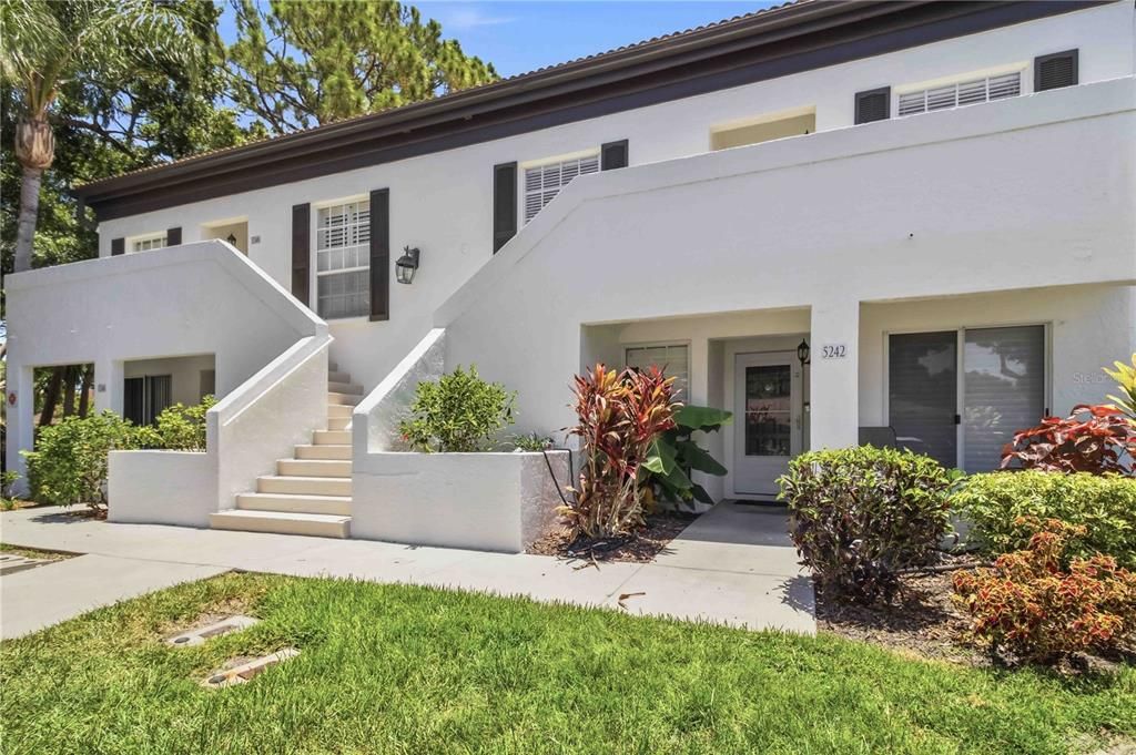 For Sale: $255,000 (2 beds, 2 baths, 1127 Square Feet)