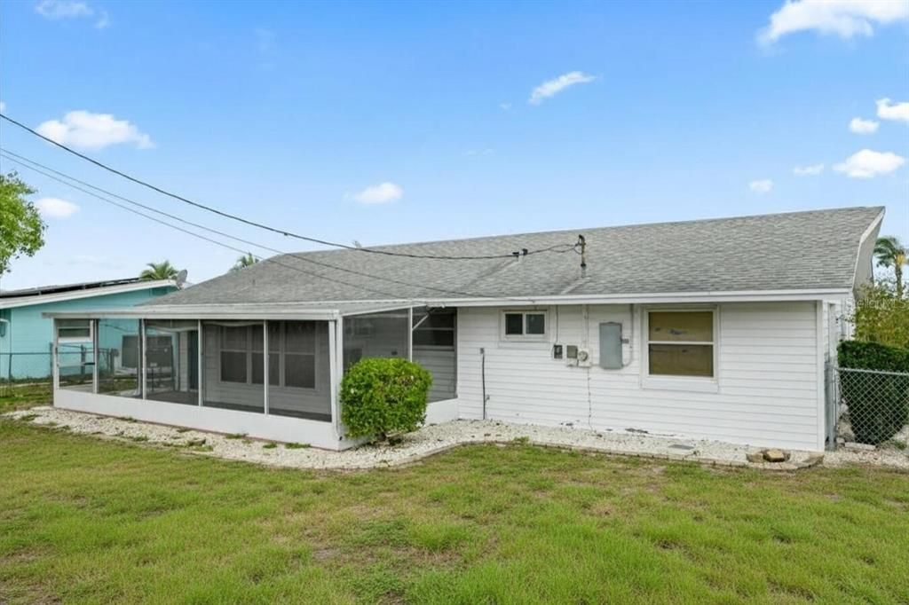 For Sale: $235,000 (2 beds, 1 baths, 1192 Square Feet)
