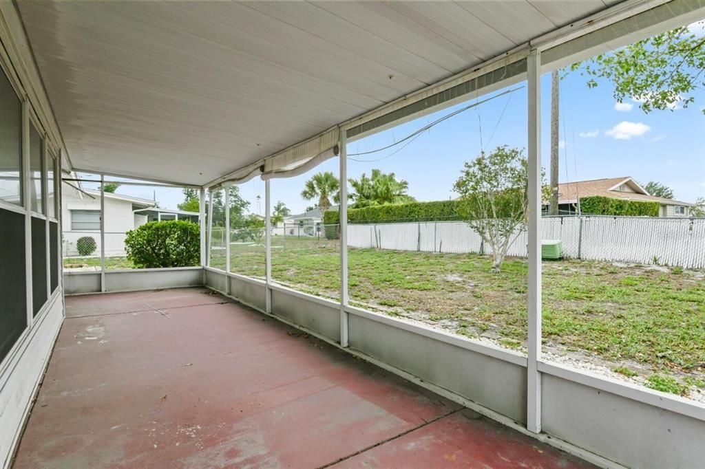 For Sale: $235,000 (2 beds, 1 baths, 1192 Square Feet)