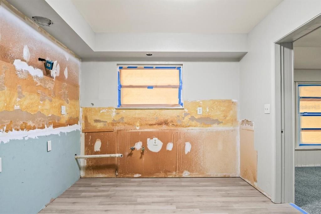 For Sale: $235,000 (2 beds, 1 baths, 1192 Square Feet)