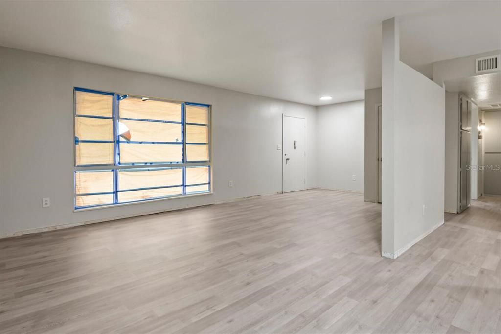 For Sale: $235,000 (2 beds, 1 baths, 1192 Square Feet)