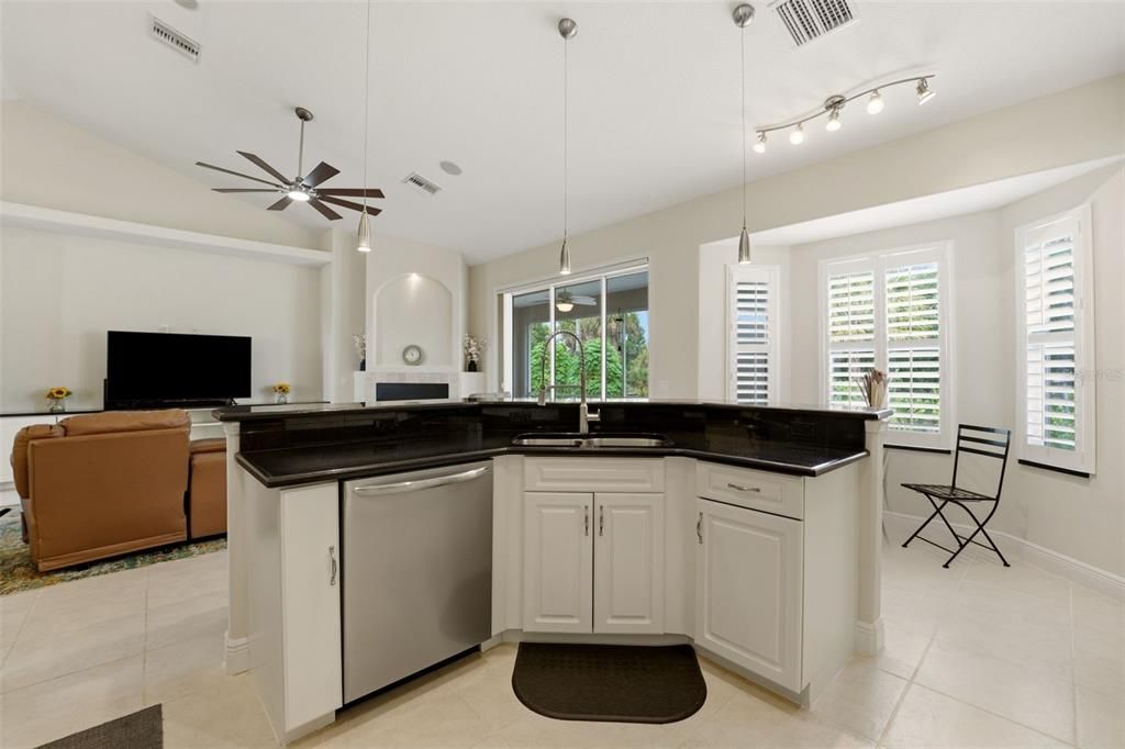En Venta: $495,000 (3 camas, 3 baños, 2031 Pies cuadrados)