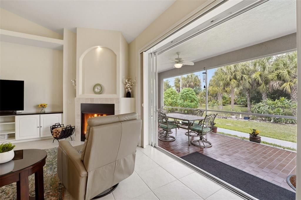 En Venta: $495,000 (3 camas, 3 baños, 2031 Pies cuadrados)