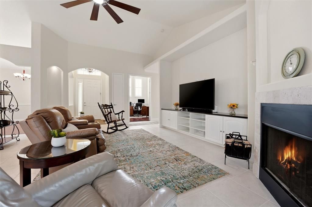 En Venta: $495,000 (3 camas, 3 baños, 2031 Pies cuadrados)