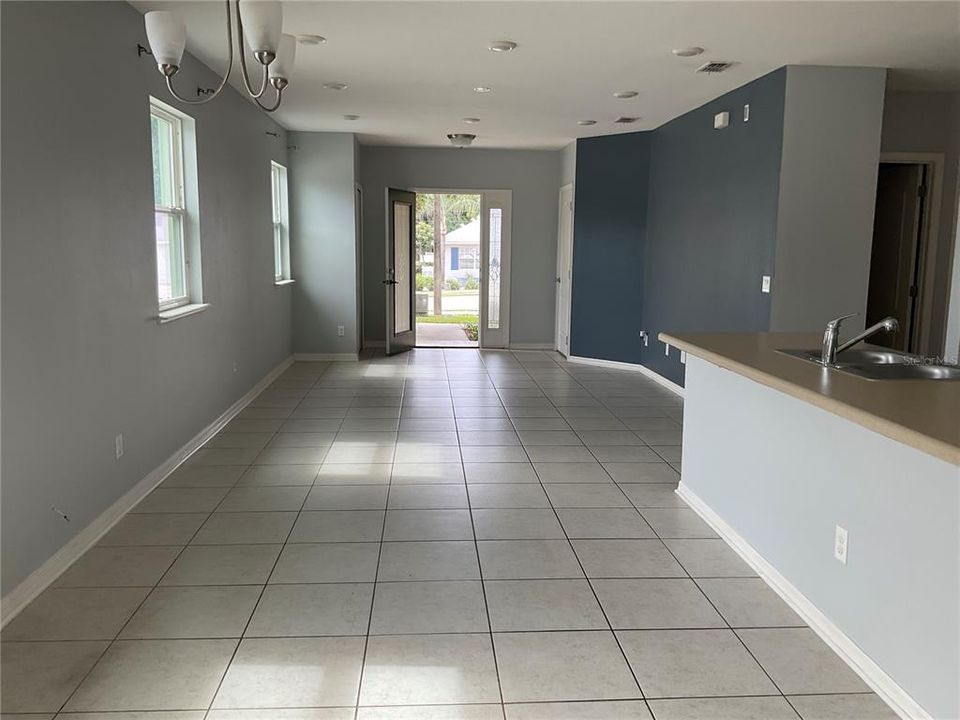 For Rent: $2,150 (3 beds, 2 baths, 1311 Square Feet)