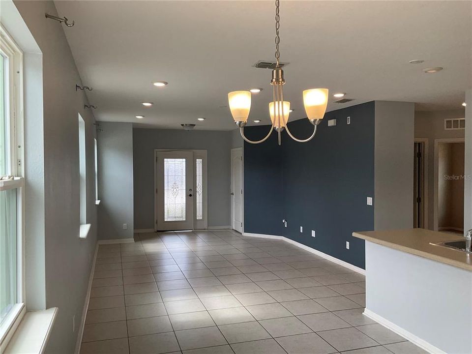 For Rent: $2,150 (3 beds, 2 baths, 1311 Square Feet)