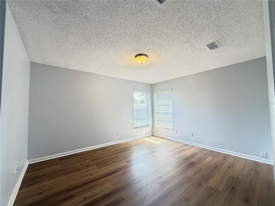 На продажу: $379,990 (3 спален, 2 ванн, 1464 Квадратных фут)