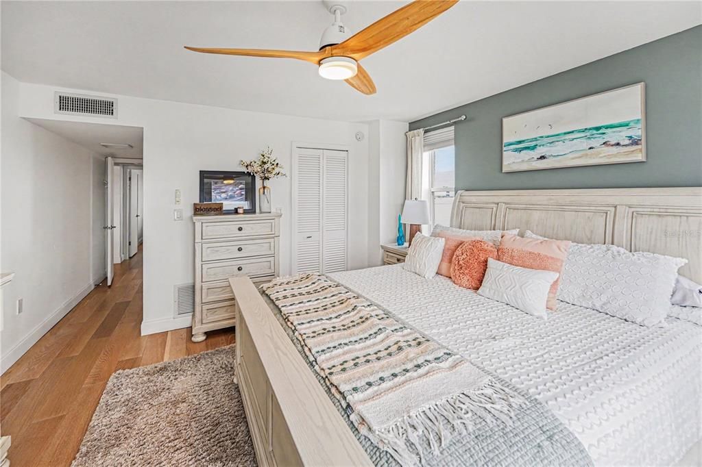 For Rent: $2,300 (2 beds, 2 baths, 1400 Square Feet)