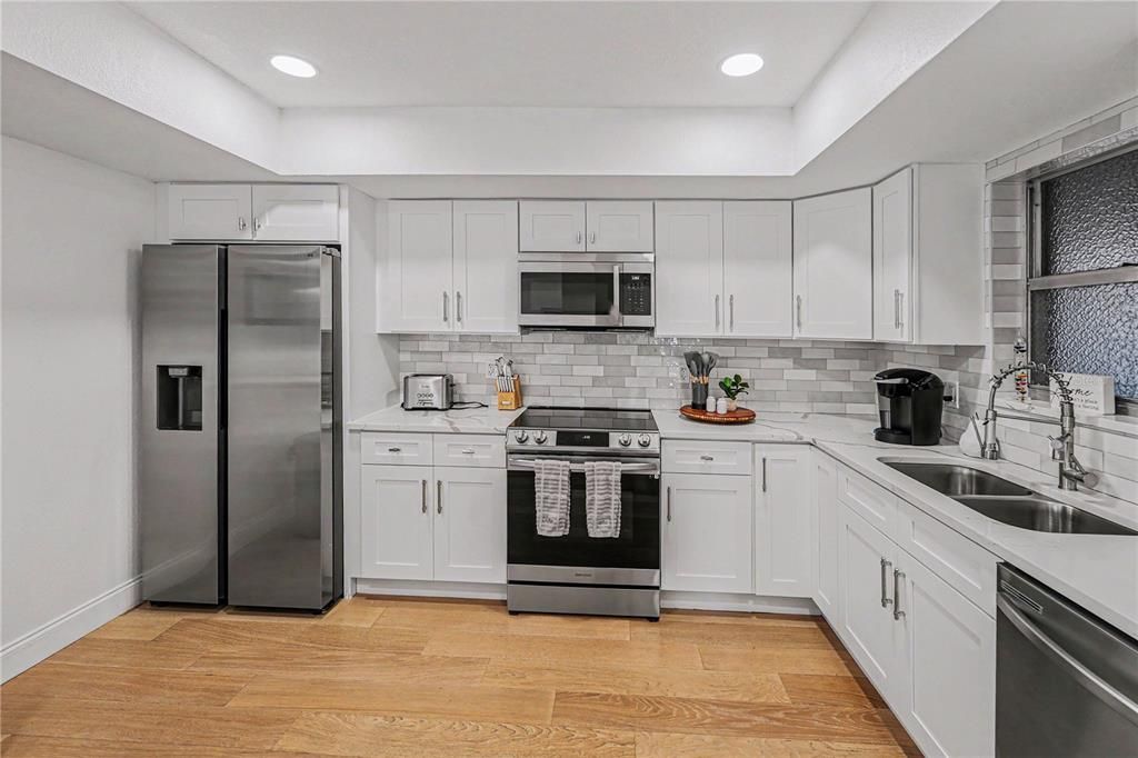 For Rent: $2,300 (2 beds, 2 baths, 1400 Square Feet)
