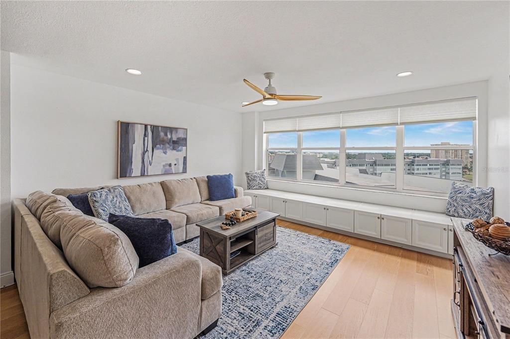 For Rent: $2,300 (2 beds, 2 baths, 1400 Square Feet)