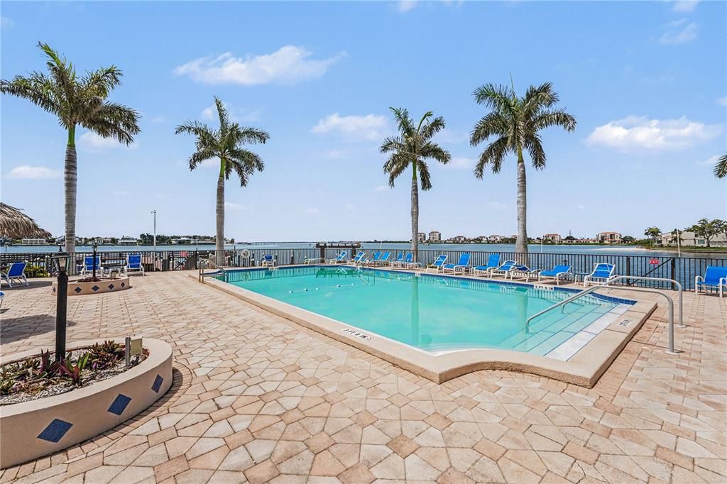 For Rent: $2,300 (2 beds, 2 baths, 1400 Square Feet)