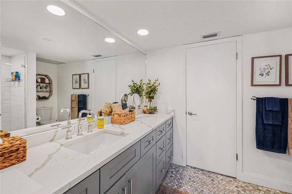 For Rent: $2,300 (2 beds, 2 baths, 1400 Square Feet)