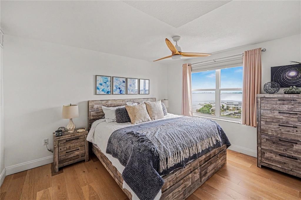 For Rent: $2,300 (2 beds, 2 baths, 1400 Square Feet)