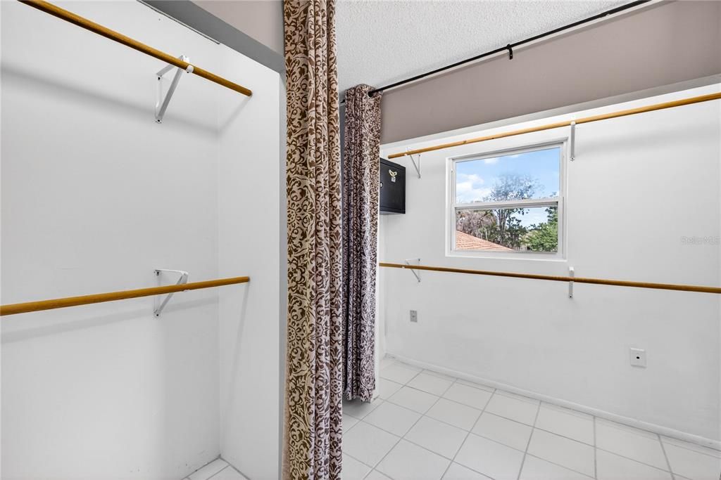 На продажу: $599,000 (5 спален, 3 ванн, 3228 Квадратных фут)