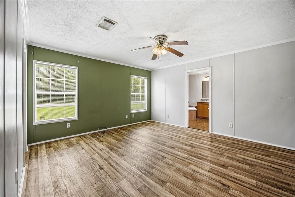 Active With Contract: $169,000 (3 beds, 2 baths, 1216 Square Feet)