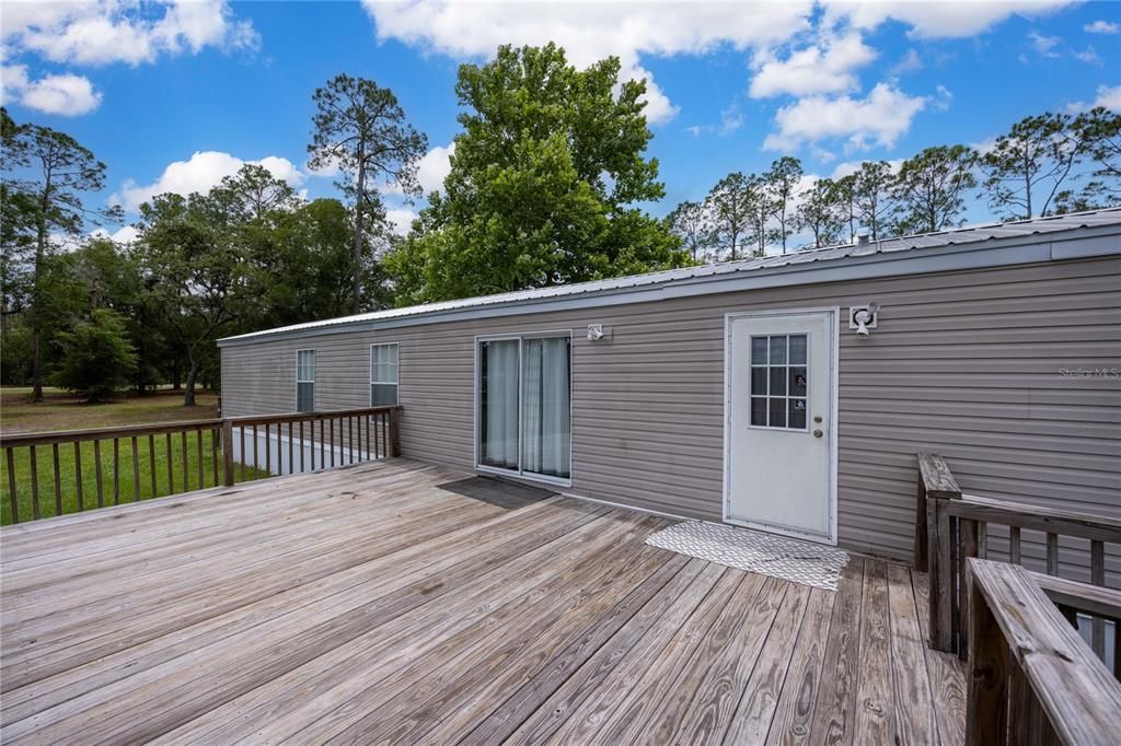 Active With Contract: $169,000 (3 beds, 2 baths, 1216 Square Feet)