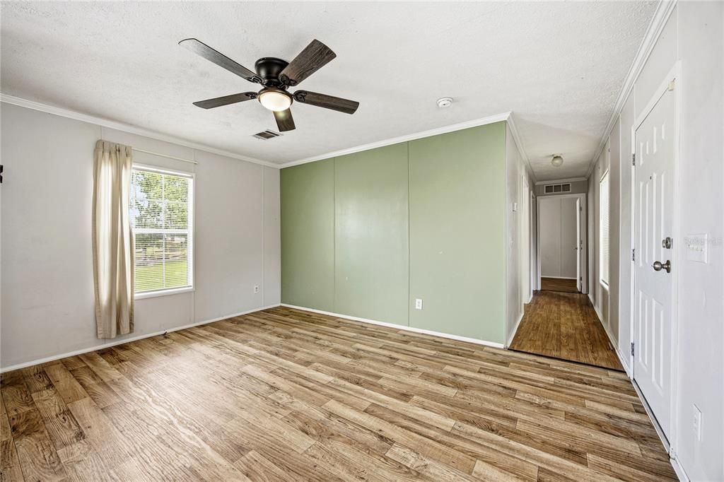 Active With Contract: $169,000 (3 beds, 2 baths, 1216 Square Feet)