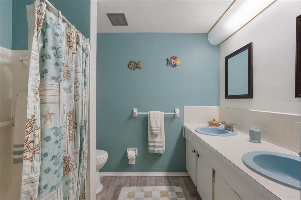 For Sale: $239,000 (2 beds, 2 baths, 1634 Square Feet)