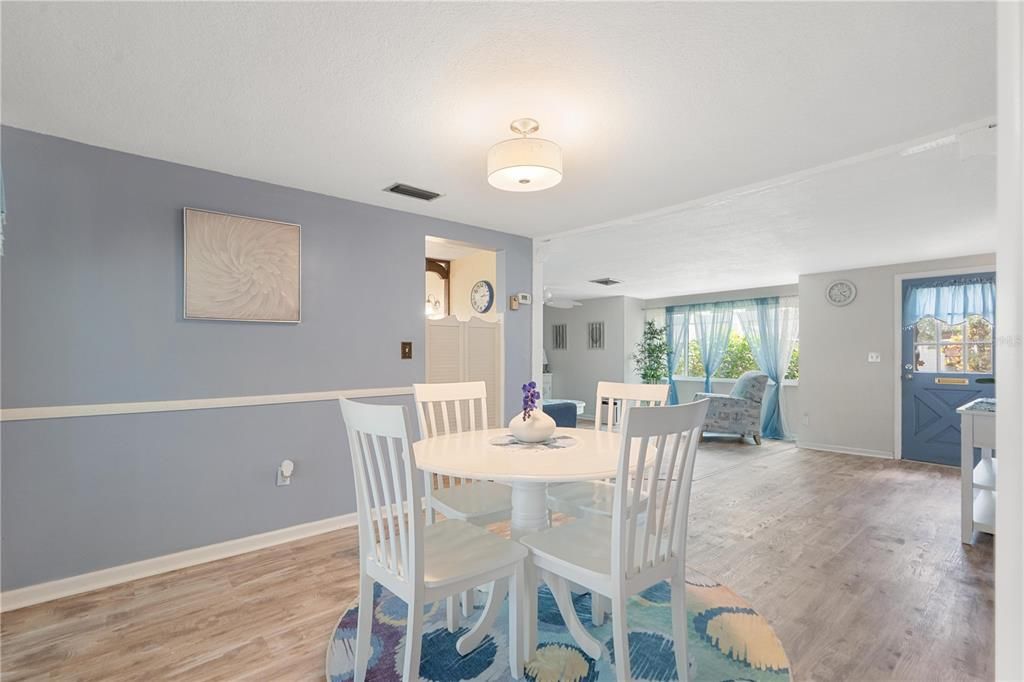 For Sale: $239,000 (2 beds, 2 baths, 1634 Square Feet)