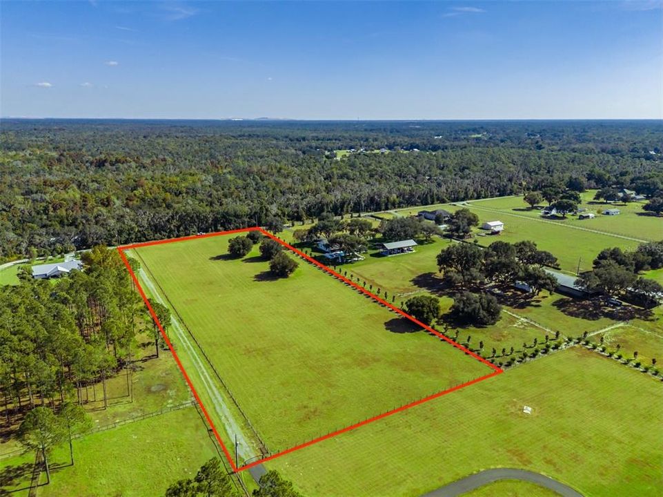 En Venta: $795,000 (5.50 acres)