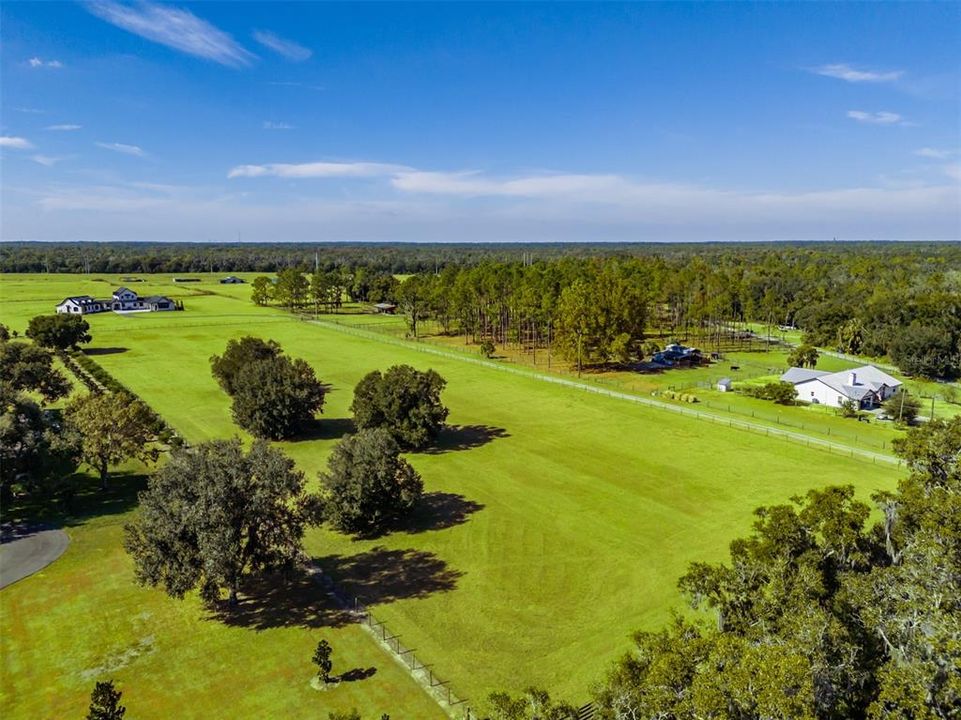 En Venta: $795,000 (5.50 acres)