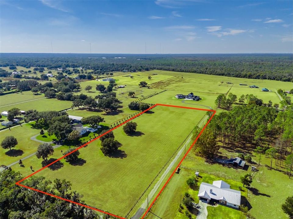 En Venta: $795,000 (5.50 acres)