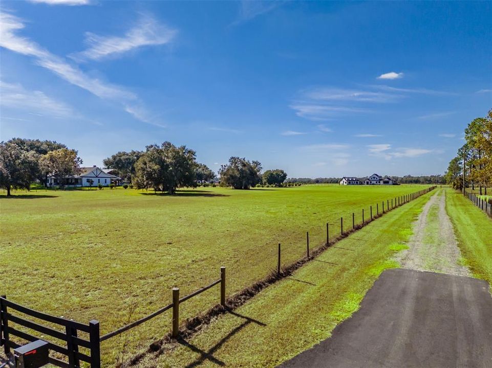 En Venta: $795,000 (5.50 acres)
