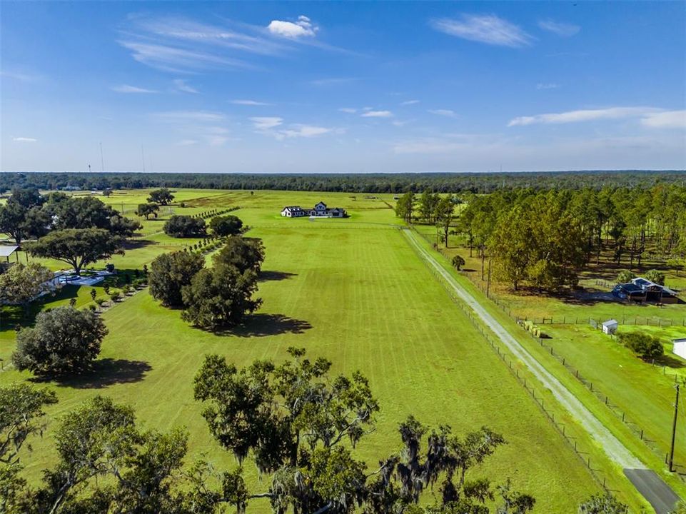 En Venta: $795,000 (5.50 acres)
