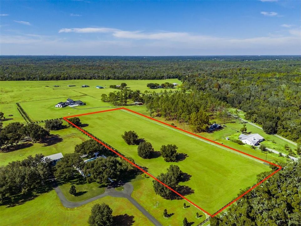 En Venta: $795,000 (5.50 acres)