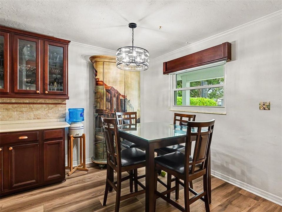 For Sale: $575,000 (3 beds, 2 baths, 1000 Square Feet)