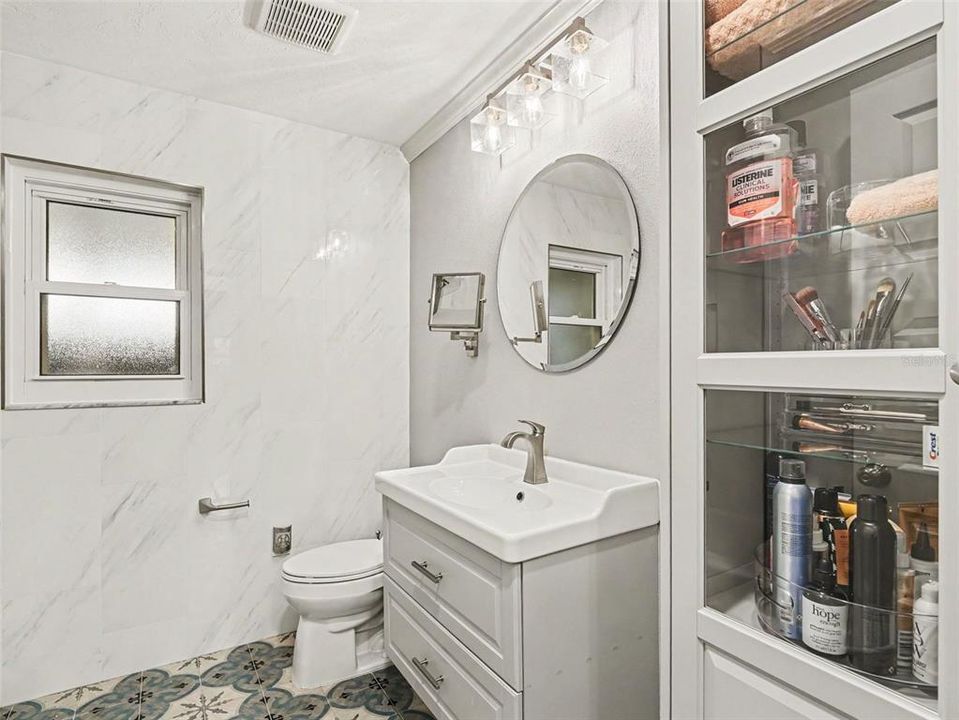 For Sale: $575,000 (3 beds, 2 baths, 1000 Square Feet)