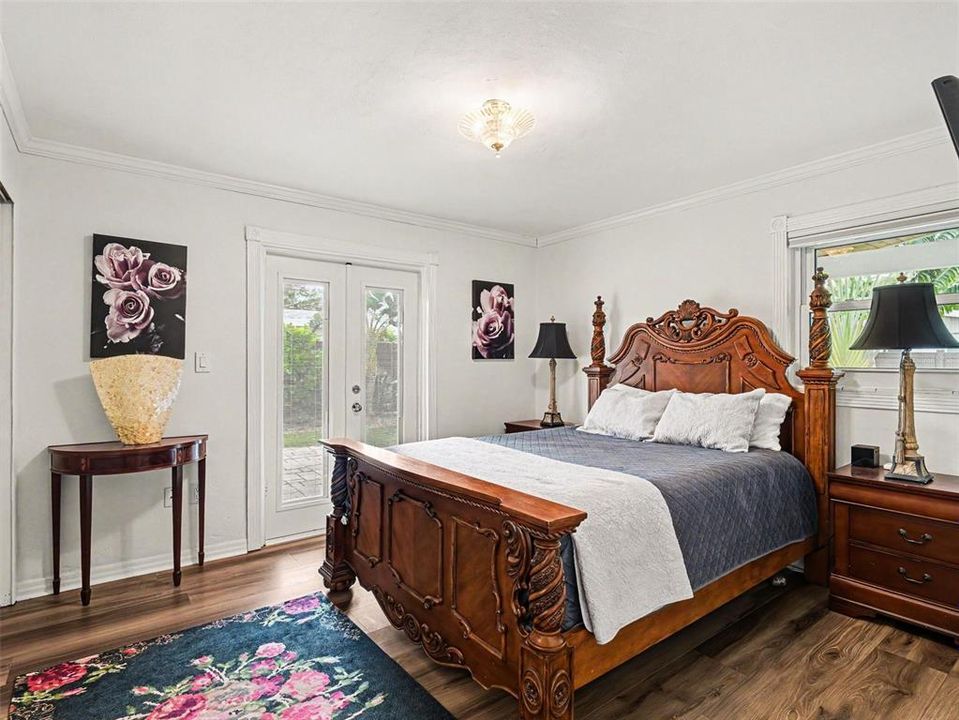 For Sale: $575,000 (3 beds, 2 baths, 1000 Square Feet)
