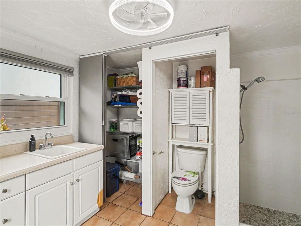 For Sale: $575,000 (3 beds, 2 baths, 1000 Square Feet)