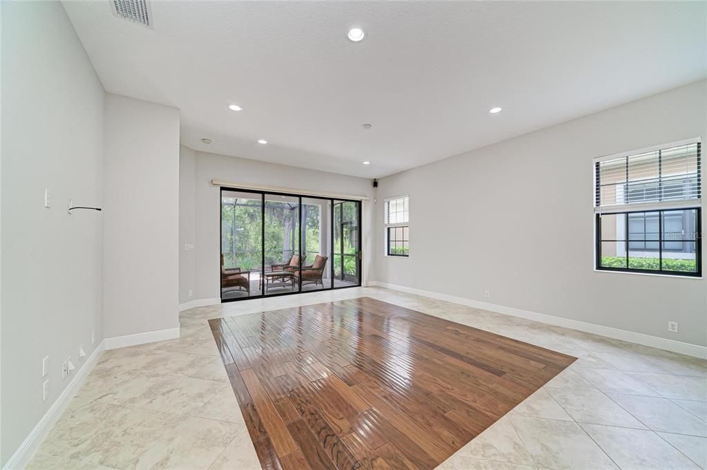 For Sale: $569,900 (2 beds, 2 baths, 2215 Square Feet)