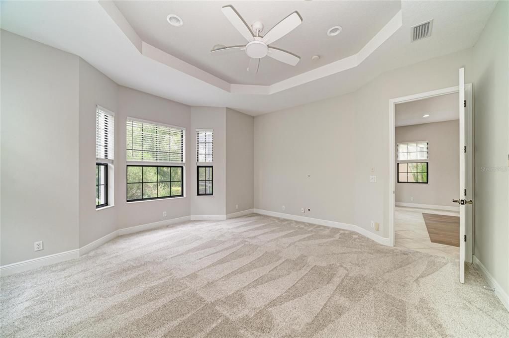 For Sale: $569,900 (2 beds, 2 baths, 2215 Square Feet)