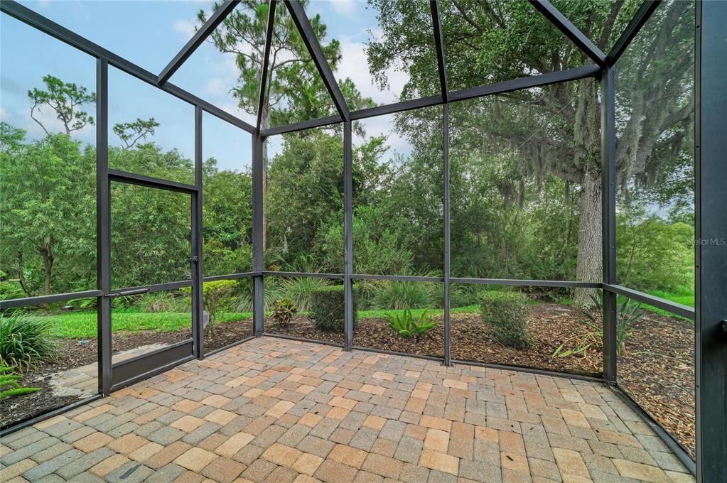For Sale: $569,900 (2 beds, 2 baths, 2215 Square Feet)