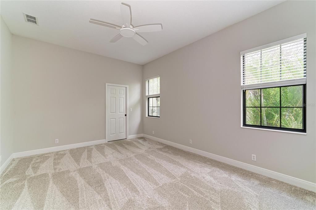 For Sale: $569,900 (2 beds, 2 baths, 2215 Square Feet)