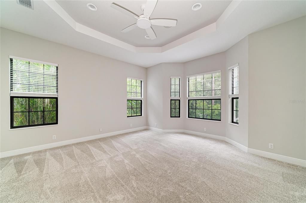 For Sale: $569,900 (2 beds, 2 baths, 2215 Square Feet)