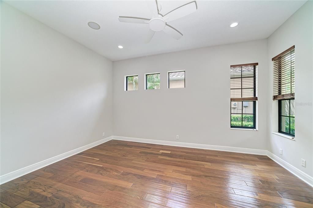 For Sale: $569,900 (2 beds, 2 baths, 2215 Square Feet)