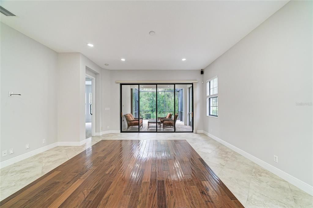 For Sale: $569,900 (2 beds, 2 baths, 2215 Square Feet)