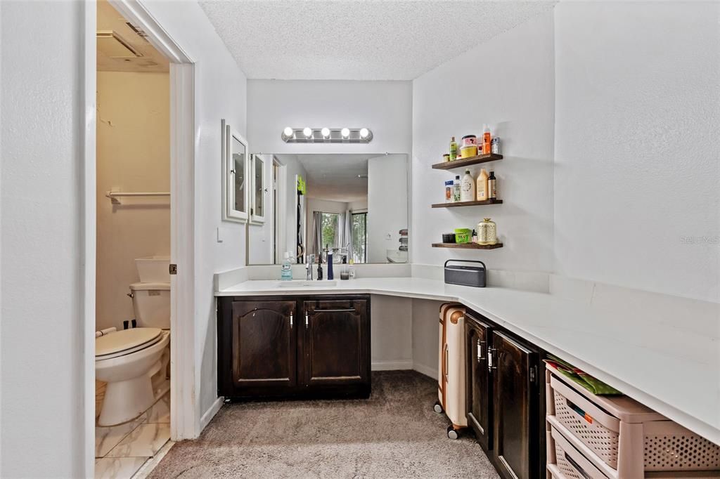 For Sale: $89,999 (2 beds, 2 baths, 976 Square Feet)