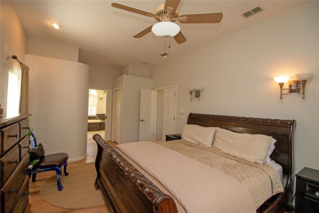 For Sale: $380,000 (3 beds, 2 baths, 2052 Square Feet)